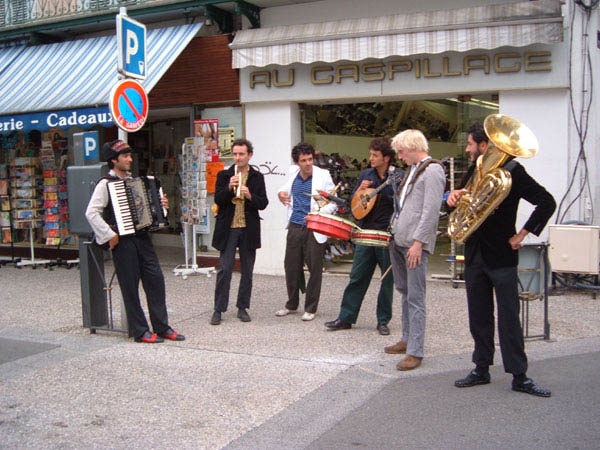 Mazalda, concert de rue A VOix Haute, Bagnères pyrénées